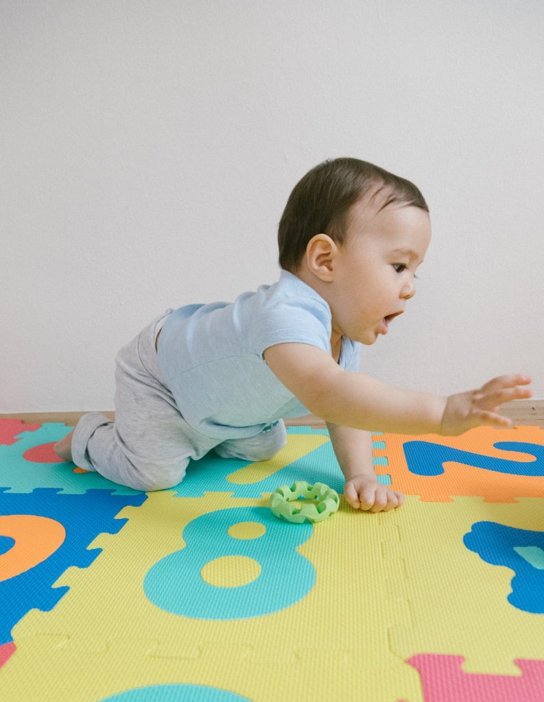 Juguetes de estimulación temprana para bebés de 6 a 12 meses